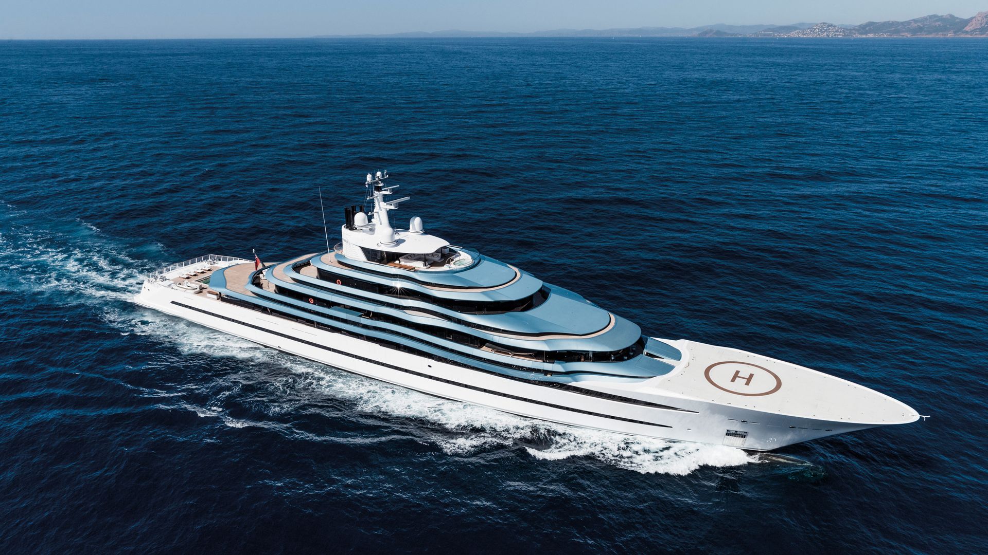 superyacht holiday news